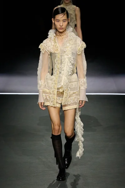Look 5